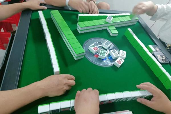 打麻将牌