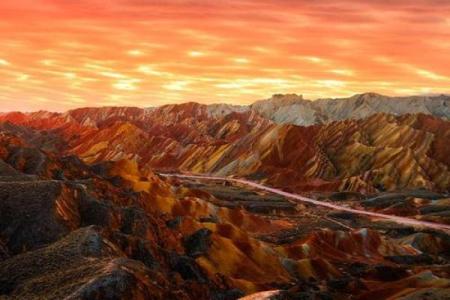 朝阳似火是什么生肖(朝阳似火是什么意思)