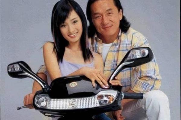 成龙八字命理_成龙八字命理看妻子 成龙八字命理_成龙八字命理看妻子