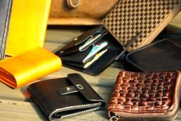 风水女人钱包用什么颜色好聚财 风水女人钱包用什么颜色好聚财