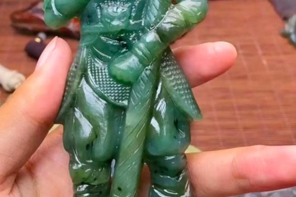 风水观点什么属相不适合戴玉石