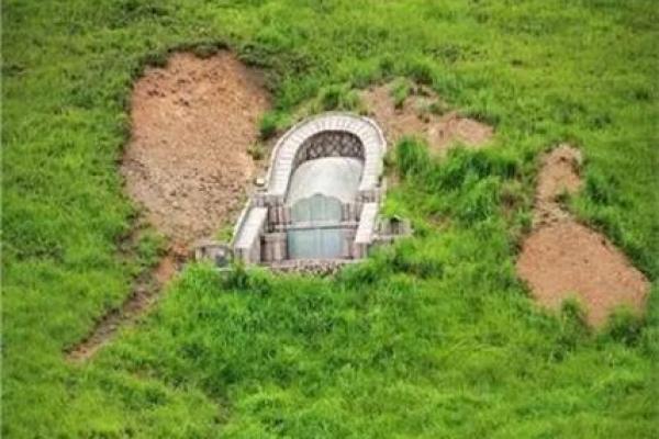 墓地虽小风水讲究多，后辈旺财