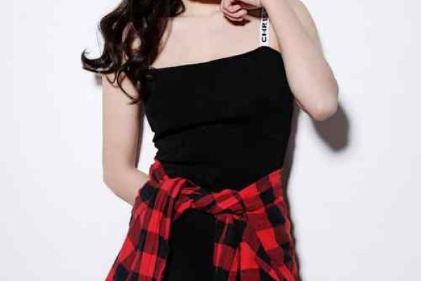 张欣姓名缘分配对 张欣欣名字？