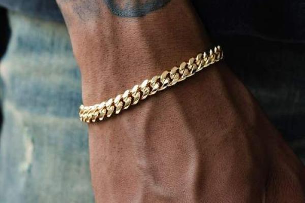 哪个星座适合穿黄金手链男 哪个星座适合穿黄金手链男