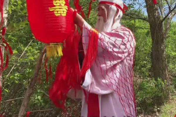 请月老帮忙促成姻缘 请月老牵红线能实现吗？