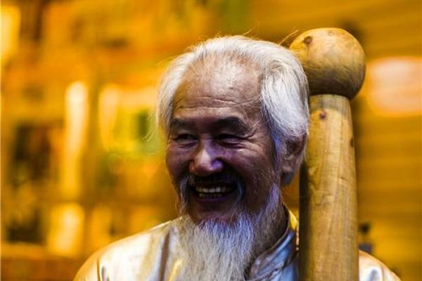 桂林阳朔西街算命先生 桂林阳朔西街算命先生