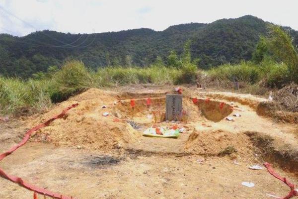 城市风水_别人的祖坟要葬在我家地里