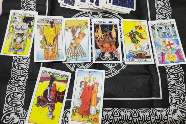 塔罗：甜蜜测试，他对你的爱有多深？