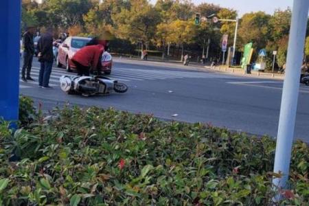 紫薇斗数开车撞人