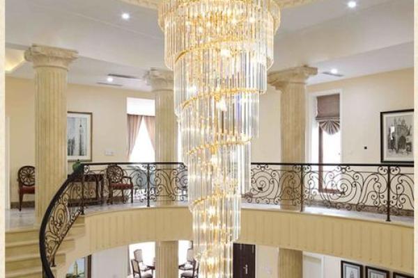 风水客厅装什么灯最旺财水晶吊灯吗 风水客厅装什么灯最旺财水晶吊灯吗