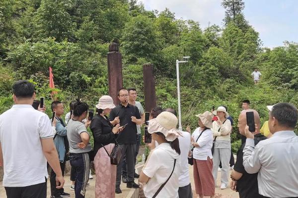 风水宝地下葬异象