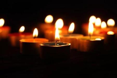 每年算命说有一天不能见人