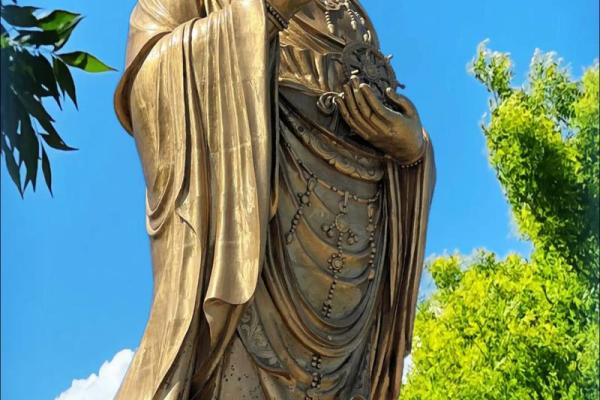 梦见观音菩萨现身天空有什么征兆 梦见观音菩萨现身天空有什么征兆