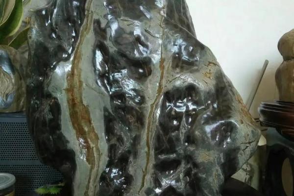 详解:九龙连壁风水摆件 详解:九龙连壁风水摆件