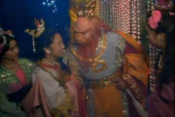 西游中明明是算命先生袁守诚泄露天机，为什么泾河龙王却被砍头？