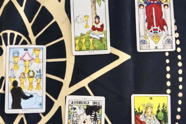 塔罗测试：有人暗恋你吗？