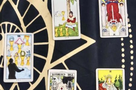 塔罗测试：有人暗恋你吗？