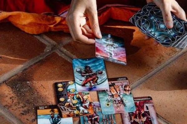 塔罗测试：你会和初恋结婚吗？