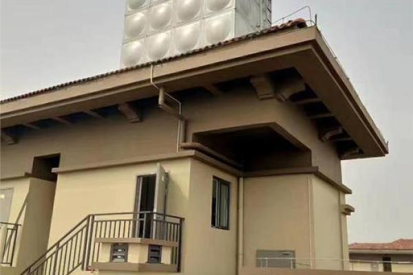 房子楼顶上有水相的风水