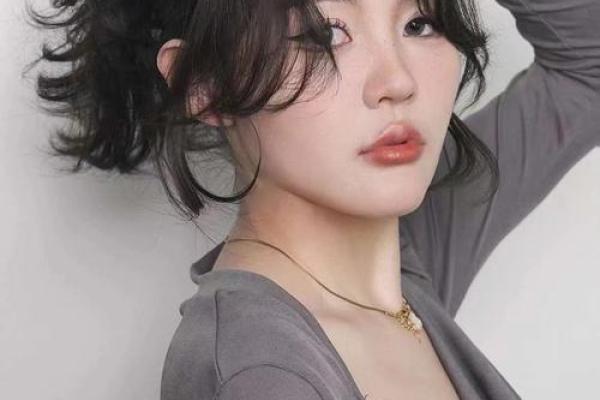 都说八字刘海特别好看,还真是这样,众刘海表示甘拜下风 都说八字刘海特别好看,还真是这样,众刘海表示甘拜下风